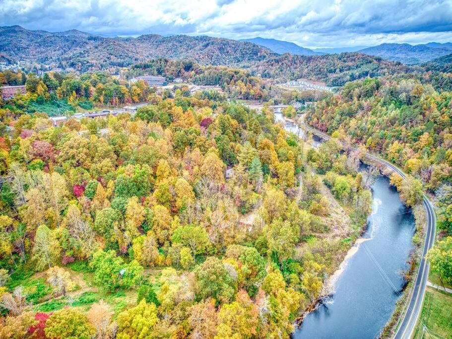 Casey Paradise Tiny Mountain Retreat * Cullowhee