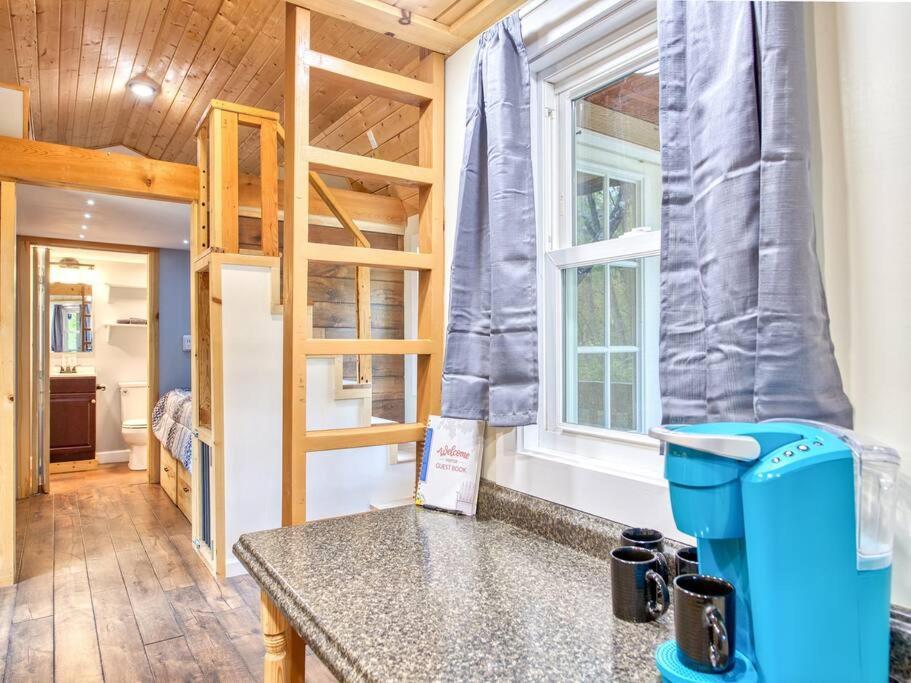 Casey Paradise Tiny Mountain Retreat Cullowhee